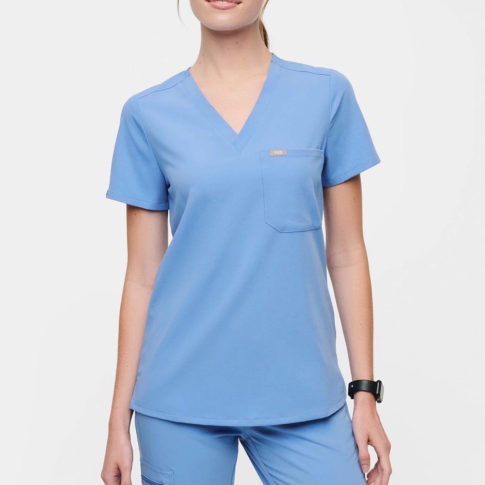 Figs scrub top